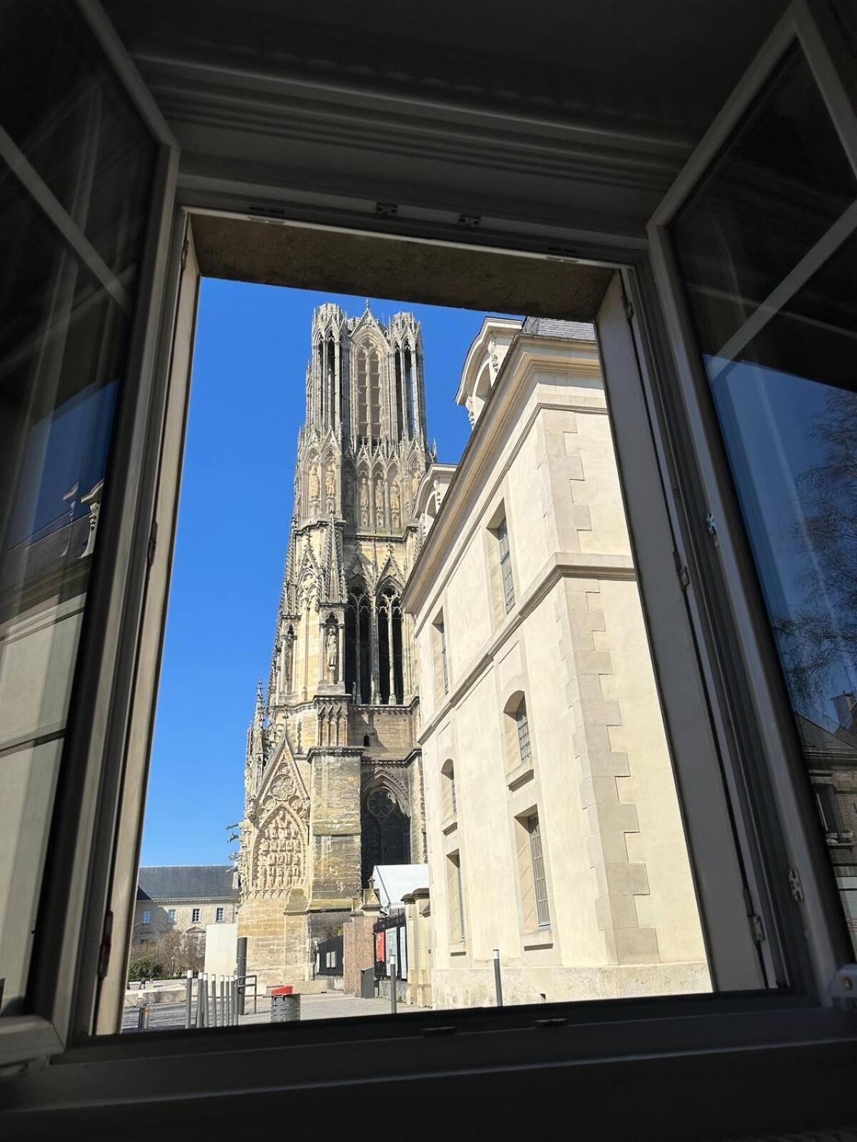 Le Petillant - Cathedrale Remeš Exteriér fotografie