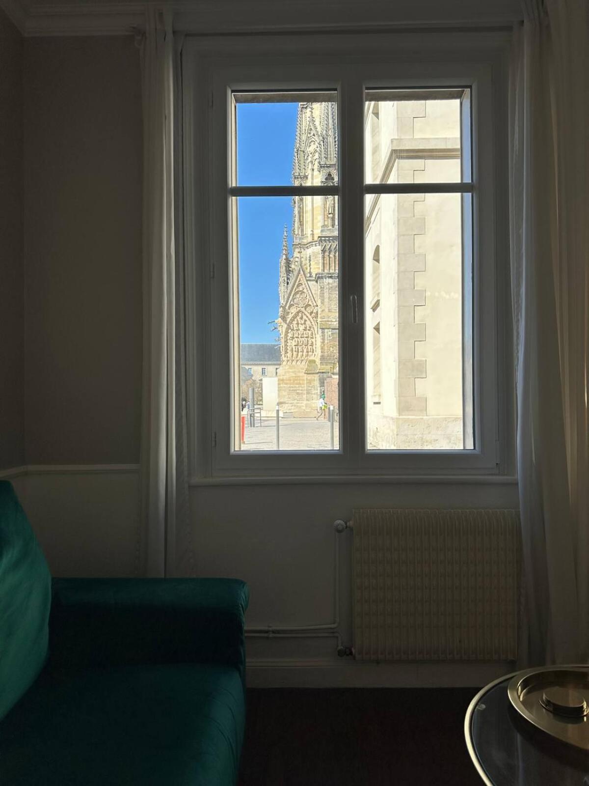 Le Petillant - Cathedrale Remeš Exteriér fotografie